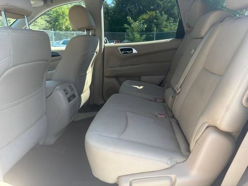 Used 2017 Nissan Pathfinder S AWD/4WD image 10