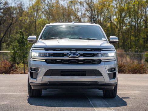 Used 2024 Ford Expedition Limited image 2