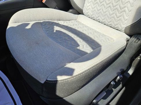 Used 2023 Chevrolet Equinox LT w/ Driver Convenience Package AWD/4WD image 8