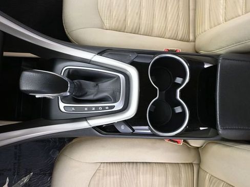 Used 2016 Ford Fusion SE FWD image 32