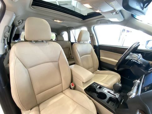 Used 2015 Subaru Outback 3.6R Limited AWD/4WD image 28