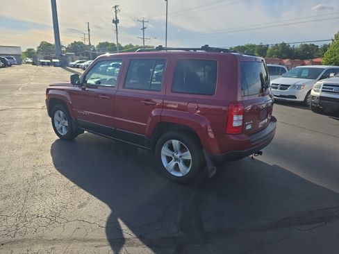 Used 2017 Jeep Patriot Latitude AWD/4WD image 3