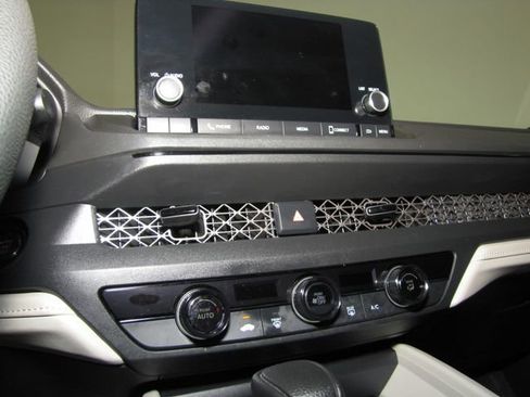 Certified 2023 Honda Accord LX image 7