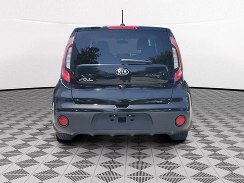 Used 2017 Kia Soul w/ Convenience Package FWD image 5