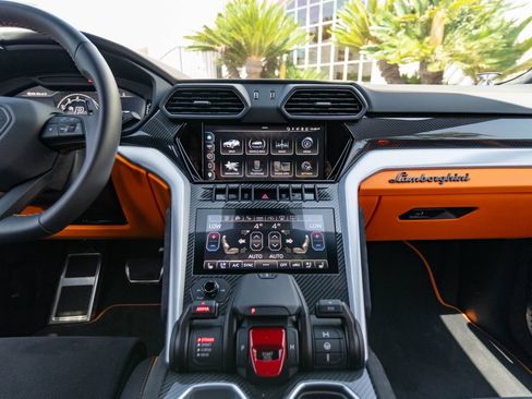 Used 2024 Lamborghini Urus S AWD/4WD image 29