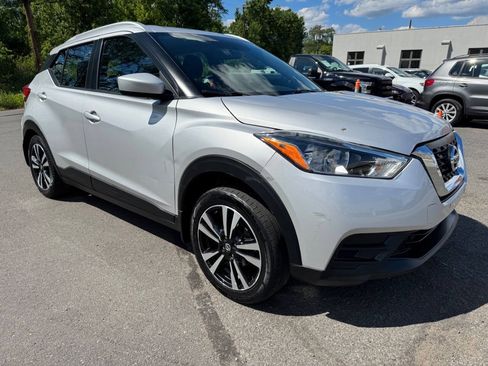 Used 2019 Nissan Kicks SV FWD image 6