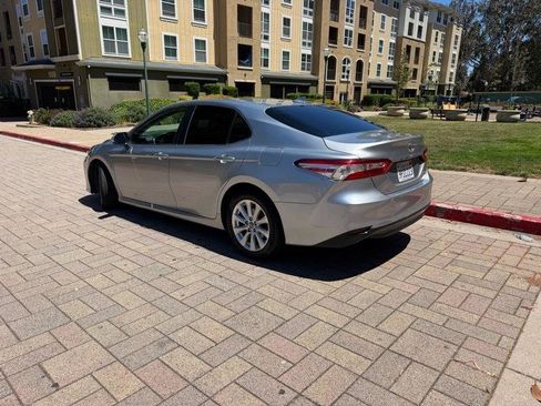 Used 2019 Toyota Camry LE w/ Carpet Mat Package FWD image 4