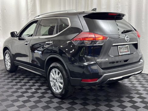 Used 2018 Nissan Rogue SV image 5