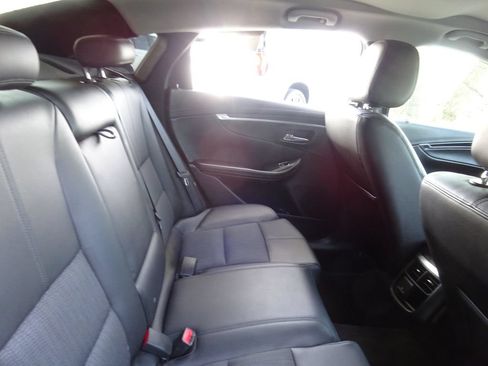 Used 2018 Chevrolet Impala LT w/ LT Entertainment Package FWD image 22