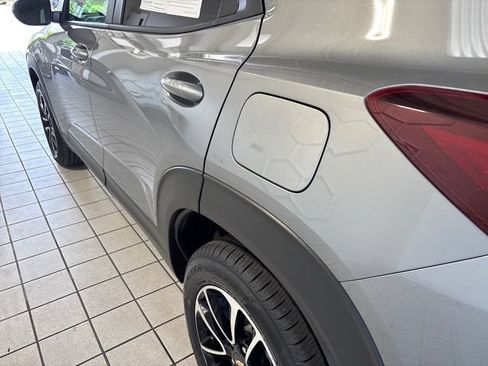 Used 2025 Chevrolet TrailBlazer LT AWD/4WD image 16