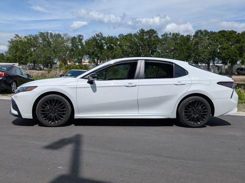 Used 2023 Toyota Camry SE FWD image 2