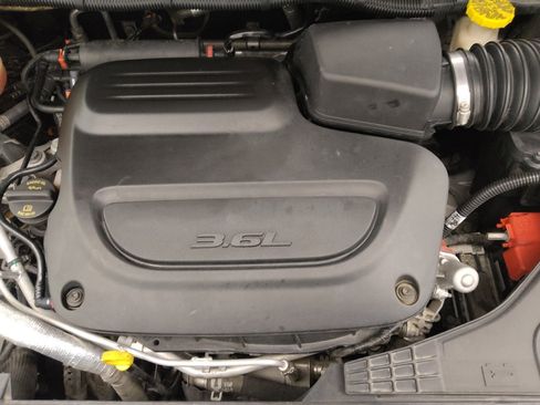 Used 2020 Chrysler Pacifica Touring-L image 30