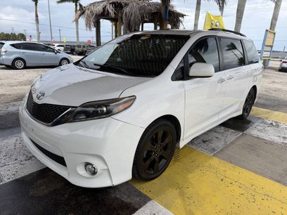 Used 2015 Toyota Sienna SE Premium