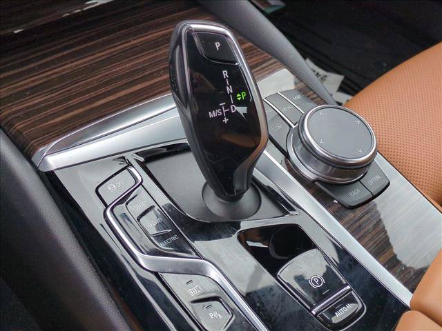 Used 2023 BMW 530e w/ Premium Package RWD image 10