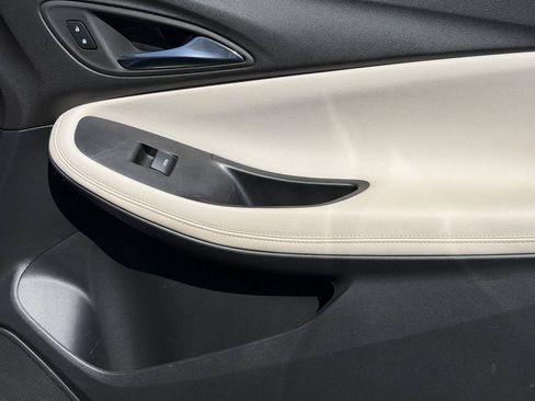 Used 2025 Buick Encore GX Avenir AWD/4WD image 23