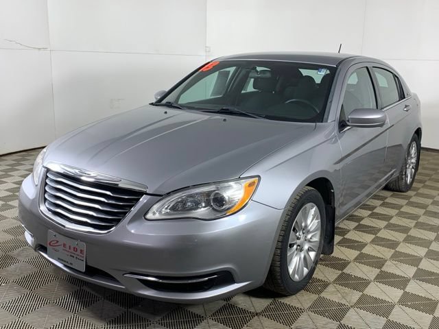 Used 2013 Chrysler 200 LX FWD image 9