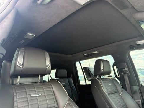 Used 2023 Cadillac Escalade ESV Premium Luxury Platinum w/ LPO, Floor Liner Package AWD/4WD image 17