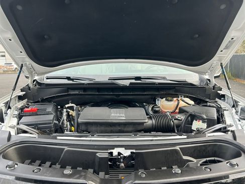 Used 2024 Cadillac Escalade Premium Luxury image 29