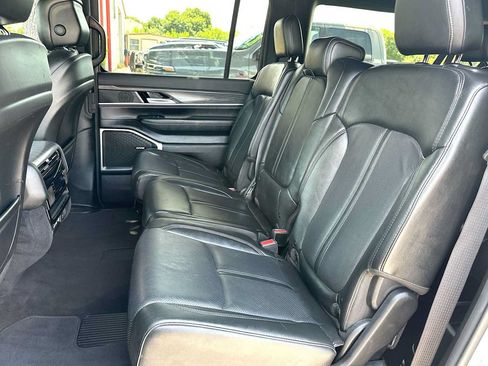 Used 2023 Jeep Wagoneer L Series II AWD/4WD image 23