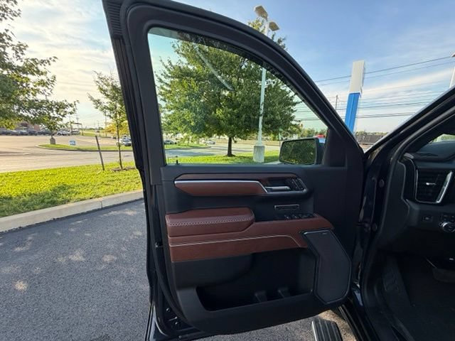 Certified 2025 GMC Sierra 1500 Denali Ultimate AWD/4WD image 29