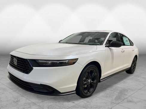 New 2025 Honda Accord SE image 1