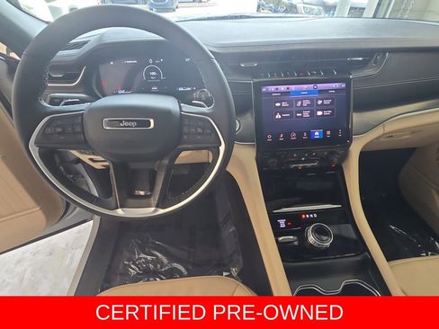 Used 2025 Jeep Grand Cherokee L Limited w/ Luxury Tech Group II AWD/4WD image 17