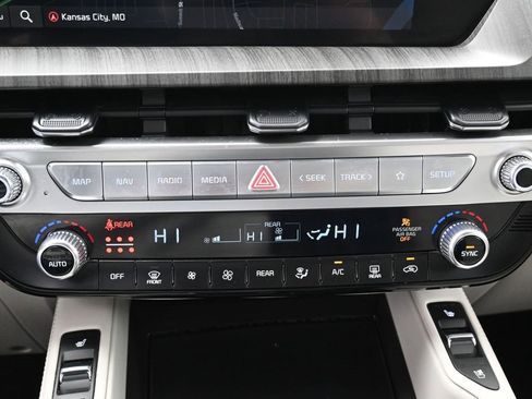 Used 2023 Kia Telluride EX image 22