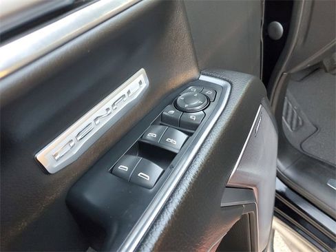 Used 2023 GMC Sierra 1500 Denali w/ Technology Package image 18
