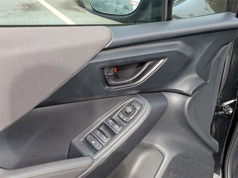 Used 2024 Subaru Crosstrek 2.0i Premium image 3