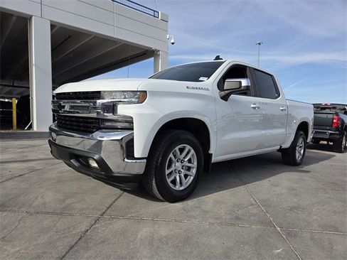 Used 2021 Chevrolet Silverado 1500 LT image 2
