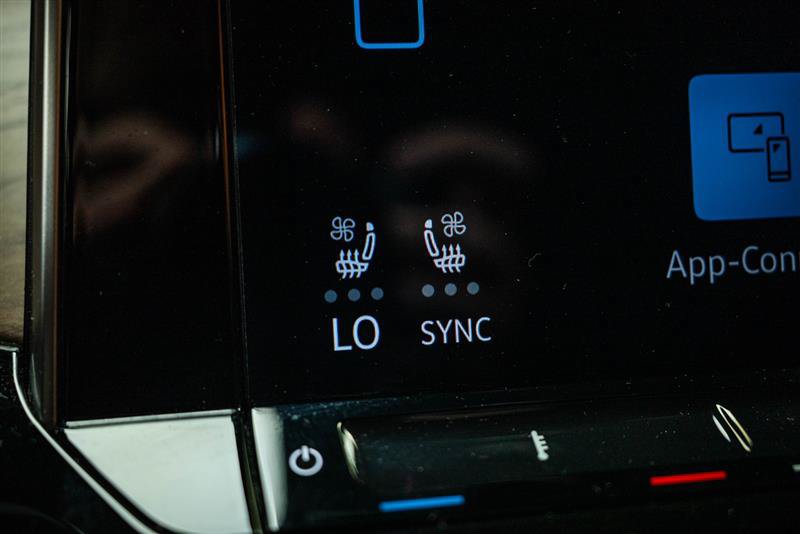 Used 2025 Volkswagen Atlas SE AWD/4WD image 22