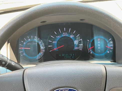 Used 2011 Ford Fusion SE w/ 202A Rapid Spec Order Code FWD image 22