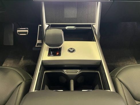 Used 2024 Land Rover Range Rover Autobiography AWD/4WD image 33