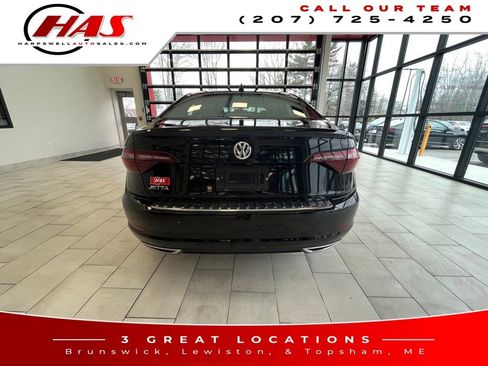 Used 2020 Volkswagen Jetta R-Line FWD image 5