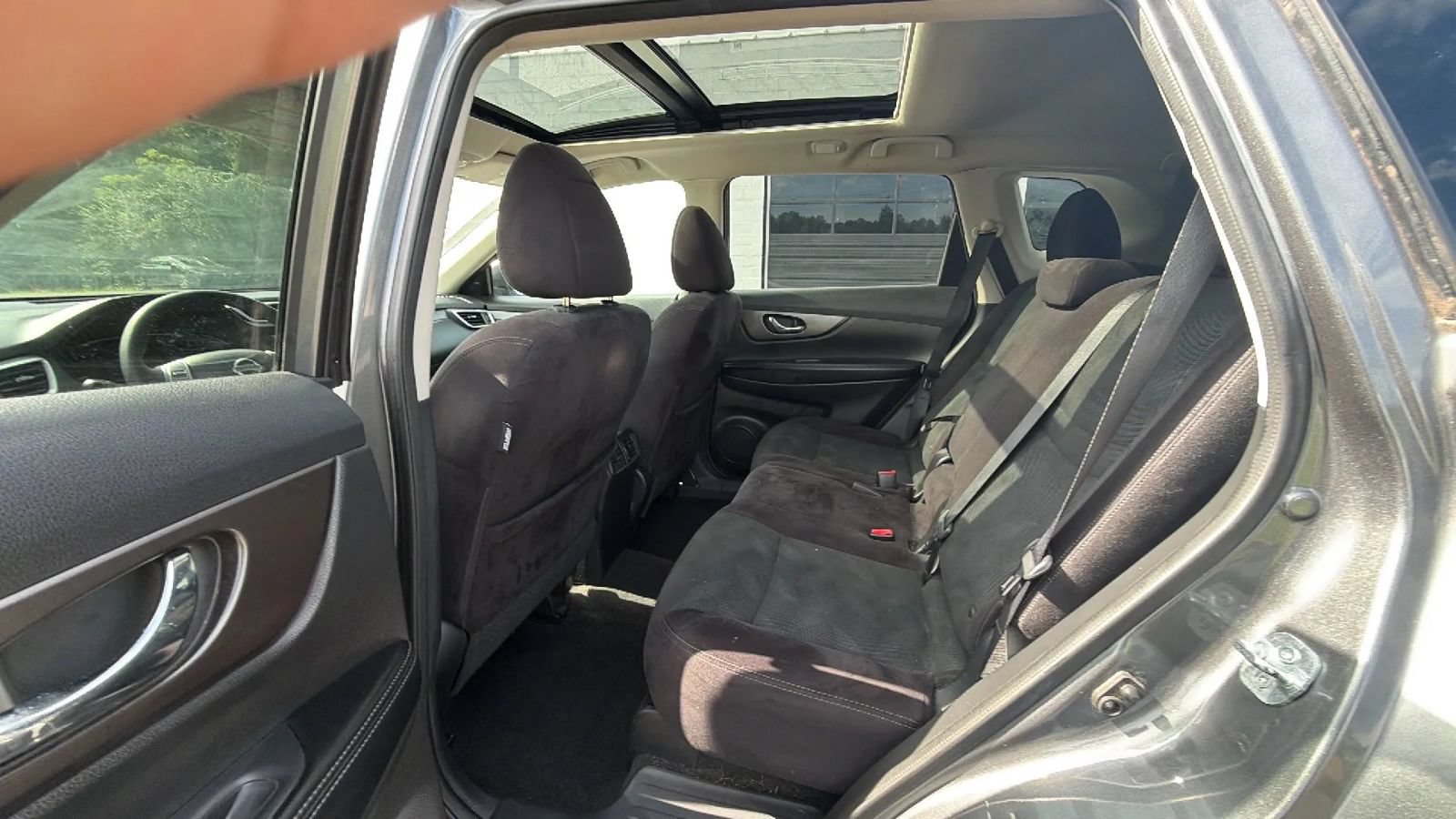 Used 2014 Nissan Rogue SV w/ SV Premium Package AWD/4WD image 39
