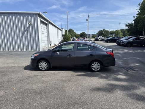 Used 2015 Nissan Versa S FWD image 8