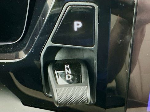 Used 2025 Porsche Macan 4S Electric image 19