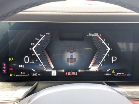 Used 2025 BMW 760i xDrive w/ Executive Package image 29