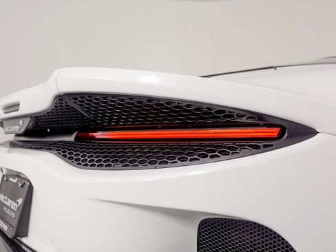 Used 2022 McLaren GT image 36