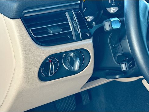 Used 2022 Porsche Macan image 10