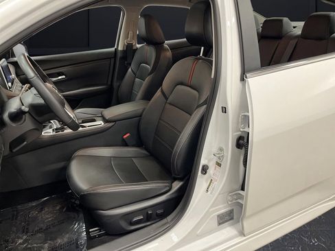 Certified 2023 Nissan Sentra SR w/ SR Premium Package image 4