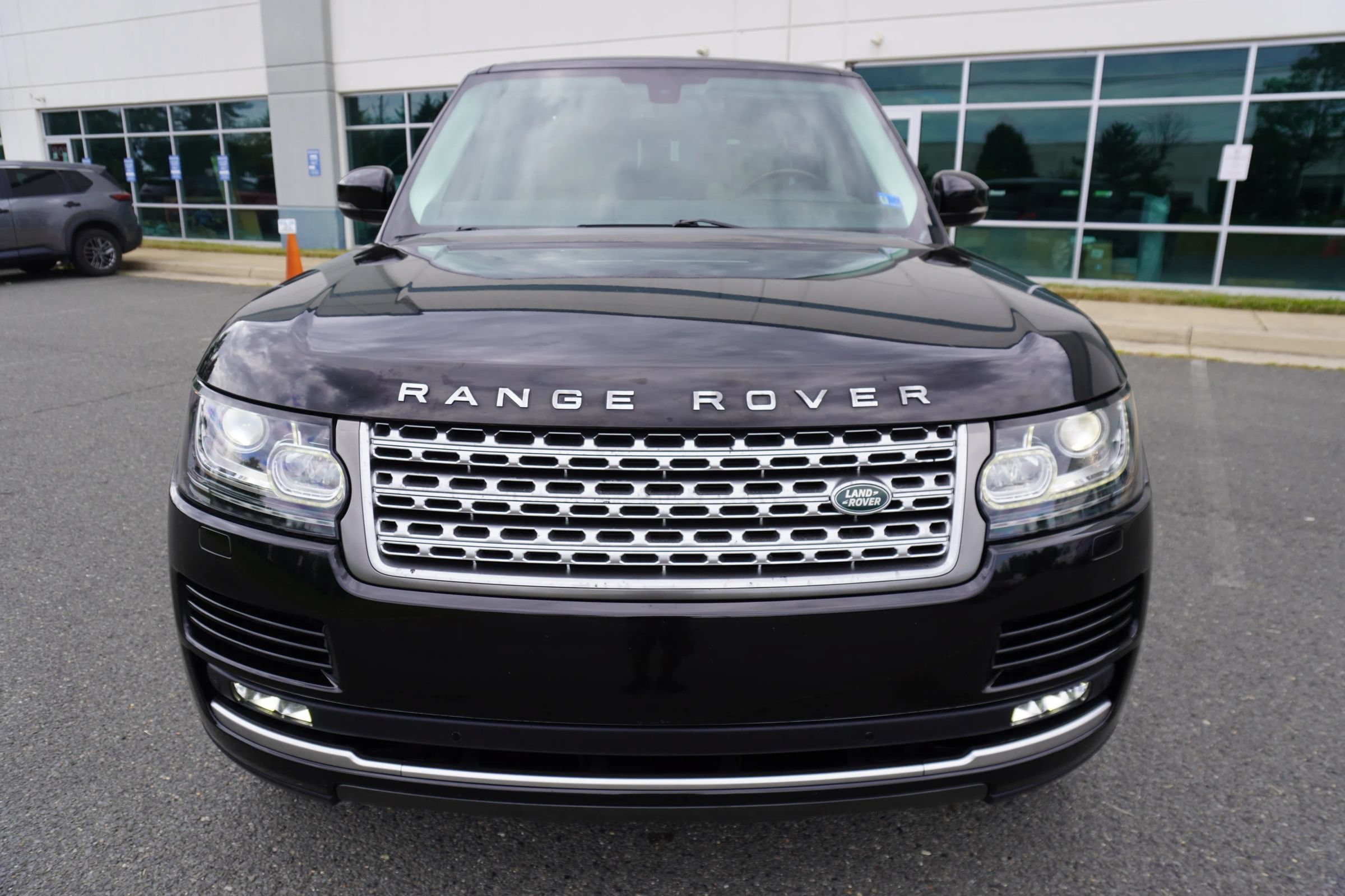 Used 2015 Land Rover Range Rover Long Wheelbase Supercharged AWD/4WD image 2