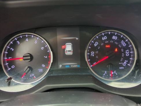 Used 2021 Toyota RAV4 LE image 12