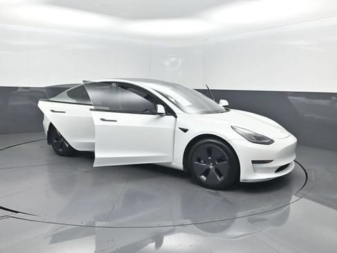 Used 2021 Tesla Model 3 Standard Range Plus RWD image 28