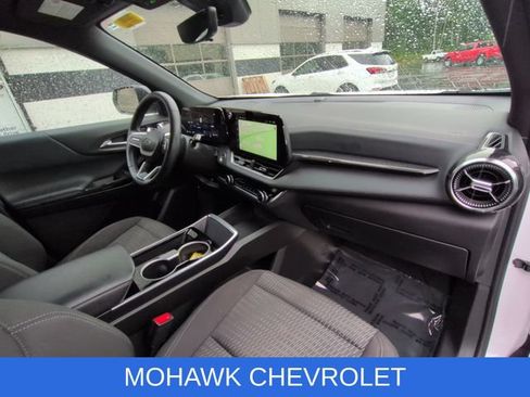 Certified 2025 Chevrolet Equinox LT w/ Safety and Technology Package AWD/4WD image 29