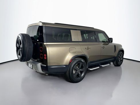 Used 2023 Land Rover Defender 130 SE image 5