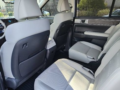 Used 2025 Hyundai Santa Fe Calligraphy FWD image 25