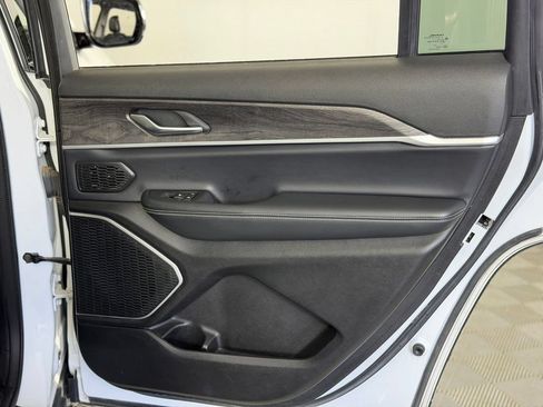 Used 2021 Jeep Grand Cherokee L Limited AWD/4WD image 44