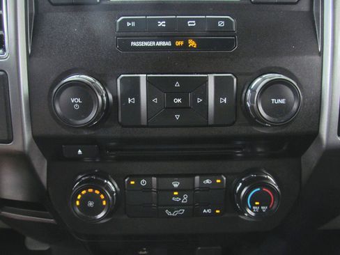 Used 2018 Ford F150 XLT RWD image 35