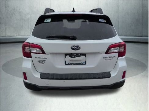 Used 2016 Subaru Outback 2.5i Limited image 5